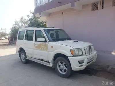વેચવાની છે mahindra scorpio