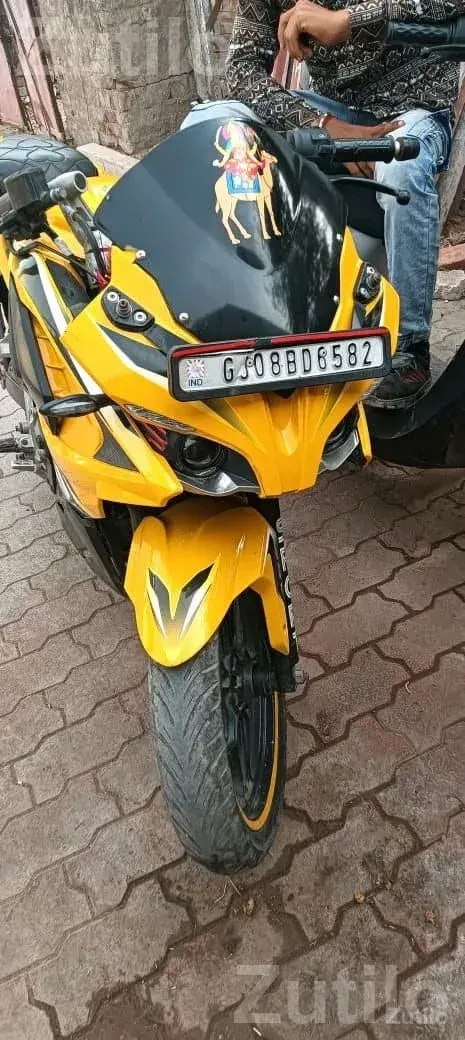 Bajaj Pulsar RS200 Sports Bike 48000 Km - બાઇક્સ - જામજોધપુર - Image 4
