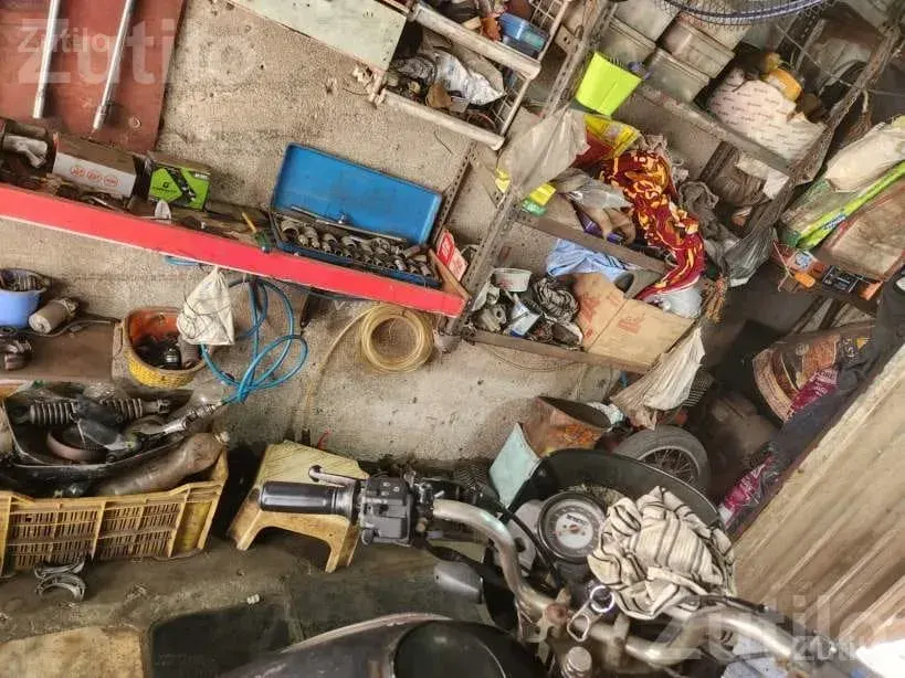 Auto Garage Shop for Sale with Running Setup - દુકાનો - સુરત શહેર - Image 5