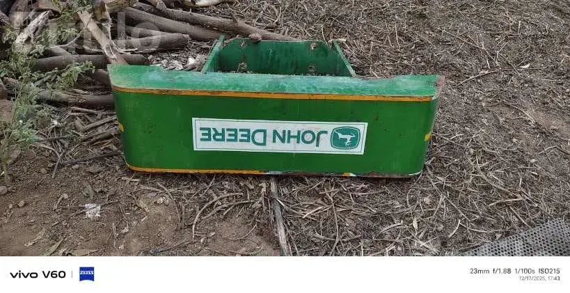 John Deere Tractor Bumper in Like New Condition - Auto Parts - Deesa - Image 2