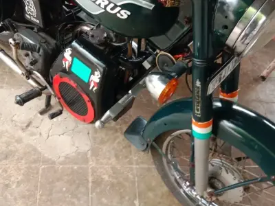 1998 Lurus Vintage Motorcycle Green 1998 Lurus Vintage Motorcycle Green