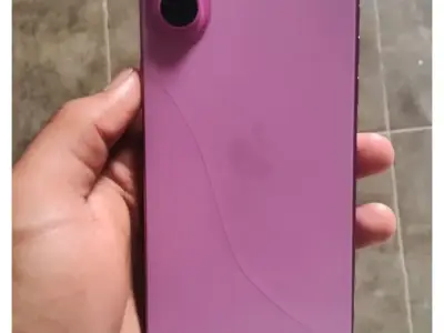 OPPO F29 5G with Back Cracks OPPO F29 5G with Back Cracks