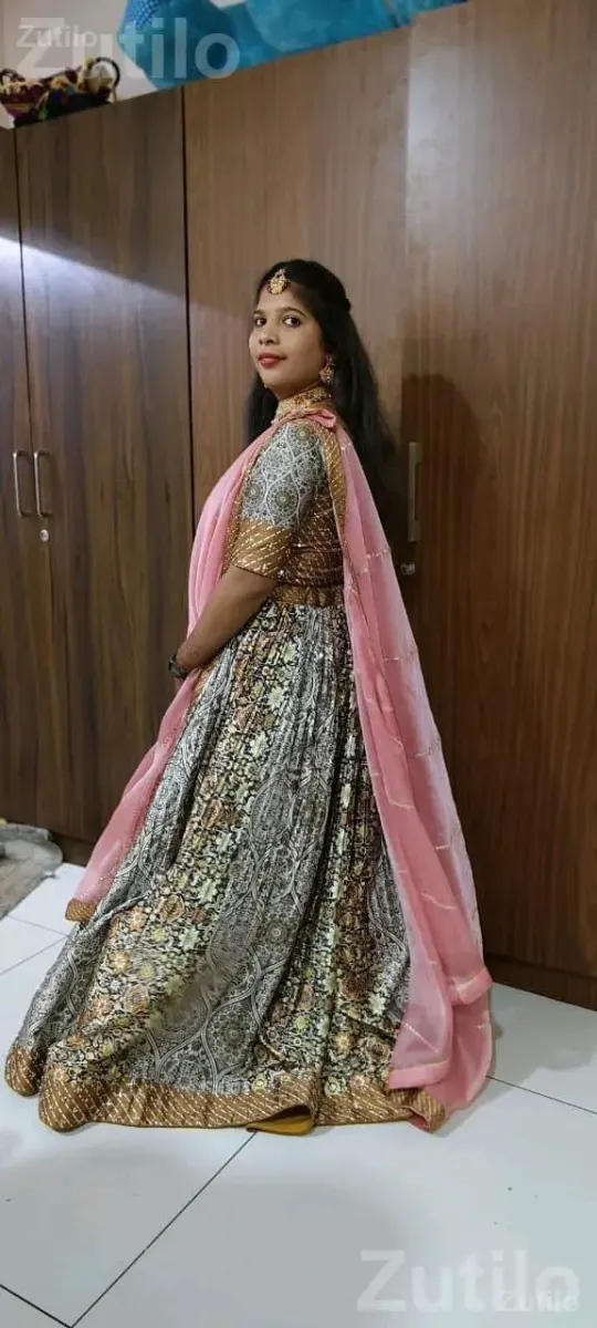 Silk Choli with Pink Dupatta Lehenga Set - પરંપરાગત વસ્ત્રો - અંજાર - Image 2