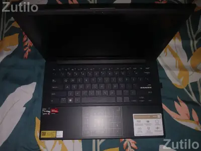 ASUS Vivobook Go 14 AMD ASUS Vivobook Go 14 AMD