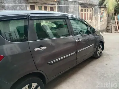 Maruti Suzuki Ertiga 2017 VDI SHVS Maruti Suzuki Ertiga 2017 VDI SHVS