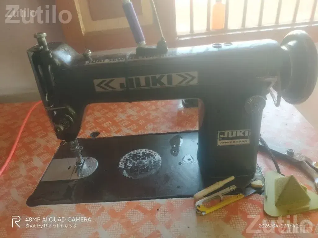 Juki Sewing Machine with Motor - ટેક્સટાઇલ મશીનરી - નખત્રાણા - Image 2
