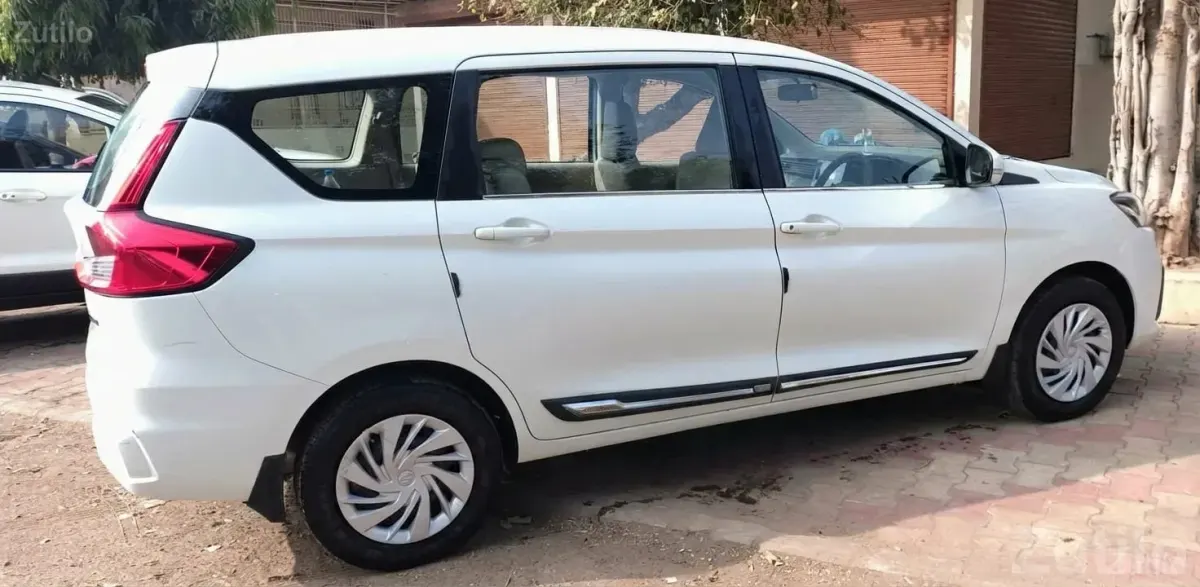 White Maruti Suzuki Ertiga MPV - Cars - Anand City - Image 2