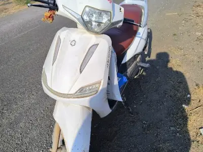 White Electric Scooter Jay Carbon for Sale White Electric Scooter Jay Carbon for Sale
