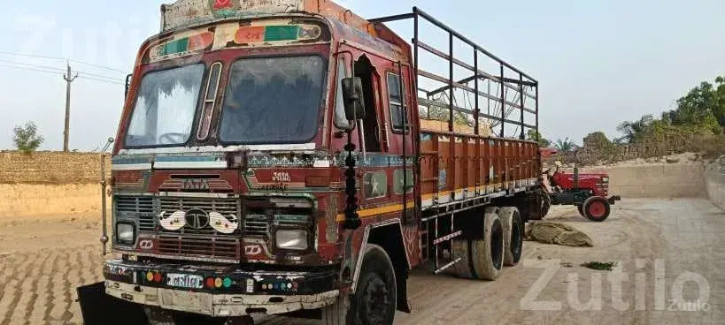 2012 Tata Cargo Truck - ટ્રક અને લોરી - માંગ્રોળ - Image 4