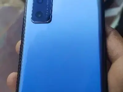 આ મોબાઈલ વેચવાનો છે આ મોબાઈલ વેચવાનો છે