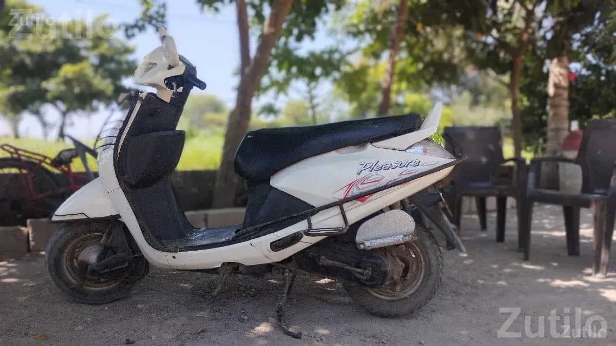 Hero Honda Pleasure Scooty 2011, 27,000 km - બાઇક્સ - પોરબંદર - Image 3