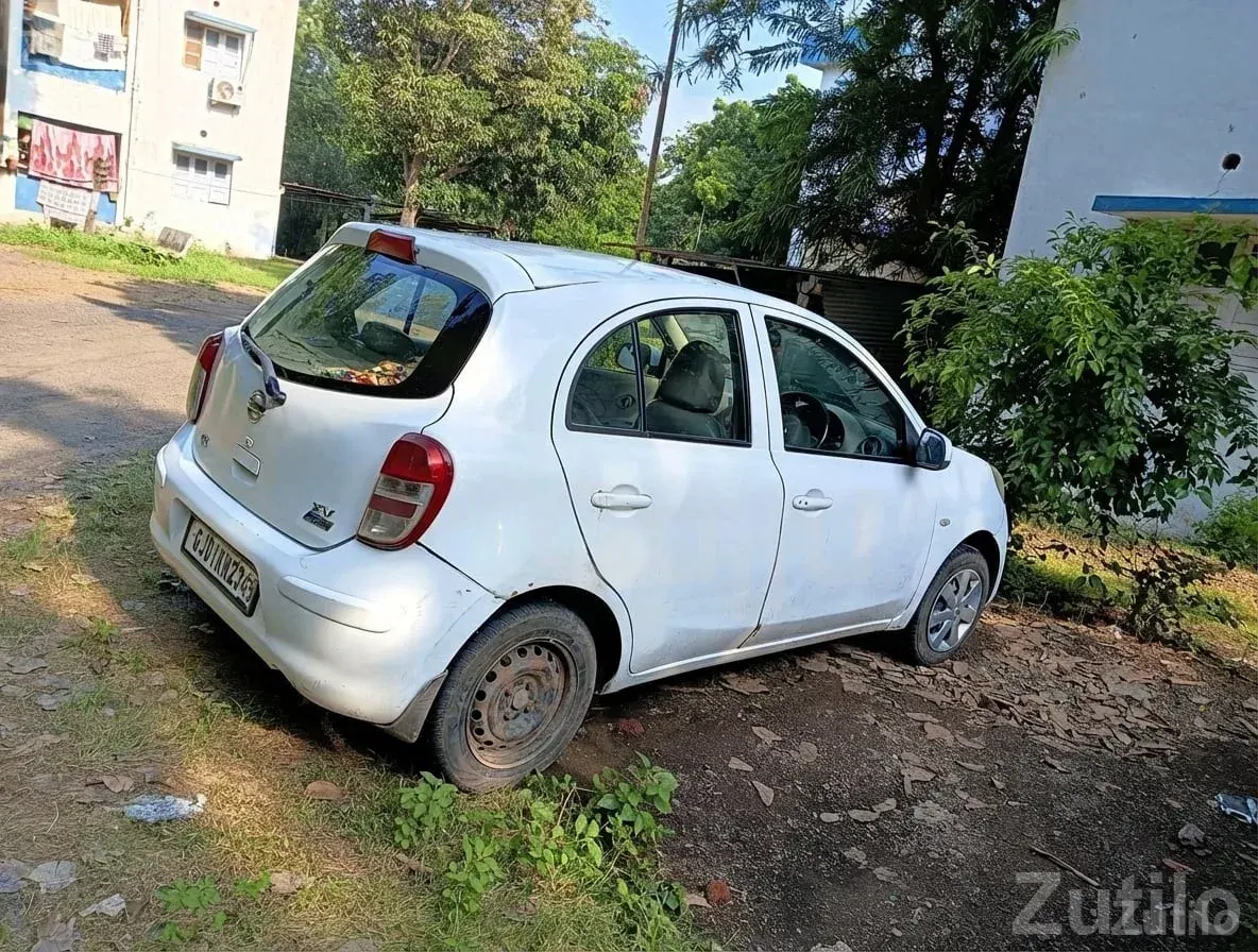 Nissan Micra 2011 White Hatchback - કાર - જામજોધપુર - Image 2