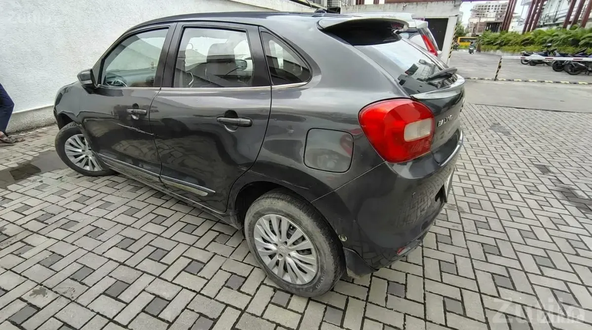 Used Maruti Baleno Grey Hatchback - કાર - સુરત શહેર - Image 4
