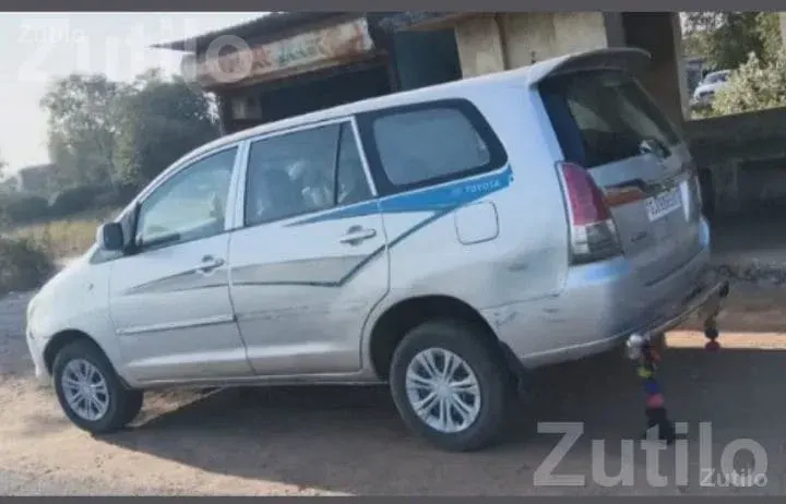 Toyota Innova 2005 Petrol CNG - કાર - દહેગામ - Image 3