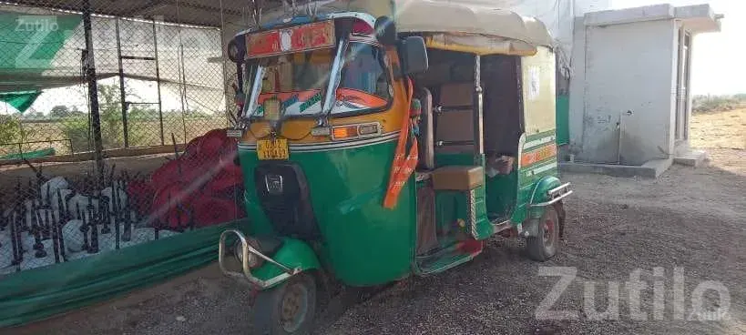 2014 CNG Auto Rickshaw Green Yellow - Auto Rickshaws - Vadnagar - Image 2