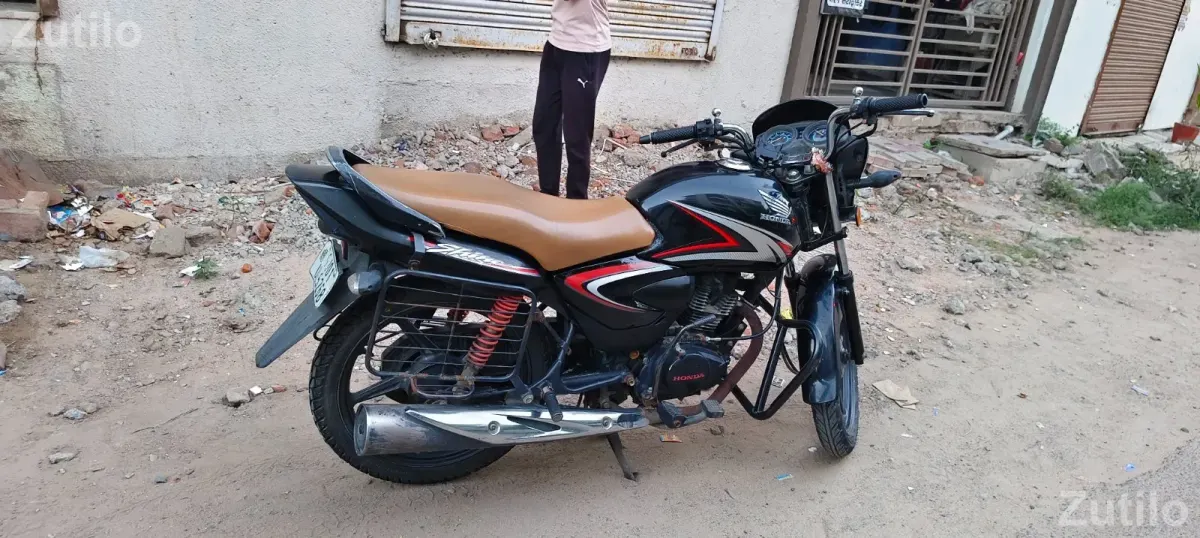 Cb shine - બાઇક્સ - અમદાવાદ શહેર - Image 4