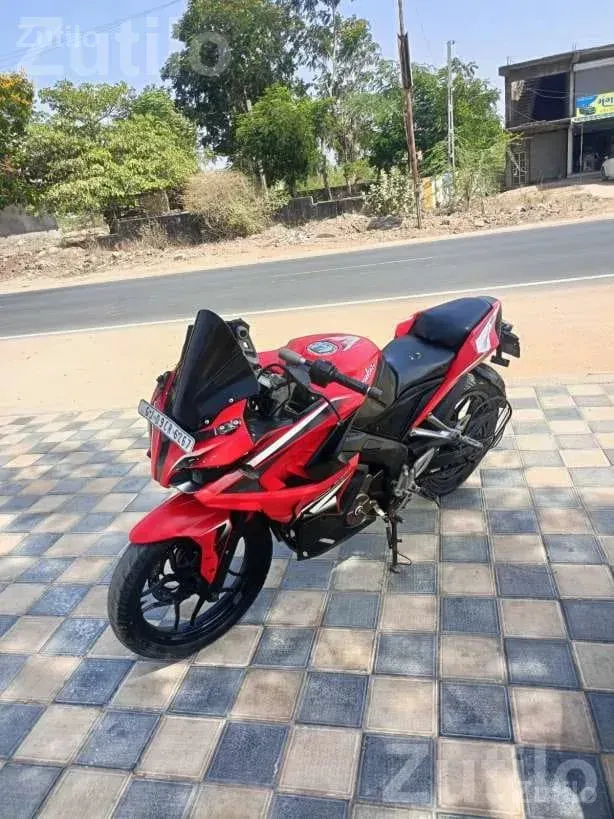 Bajaj Pulsar RS 200 2016 Single Owner - Bikes - Idar - Image 4