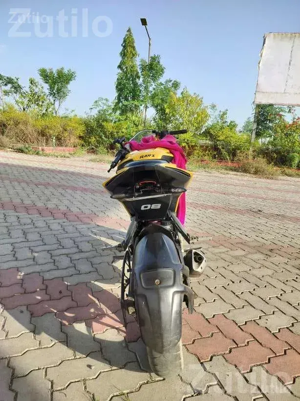 Bajaj Pulsar RS 200 Sports Bike 2015 - બાઇક્સ - નંડોડ - Image 4