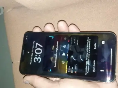 Apple iPhone XS with 95% Battery Health Apple iPhone XS with 95% Battery Health