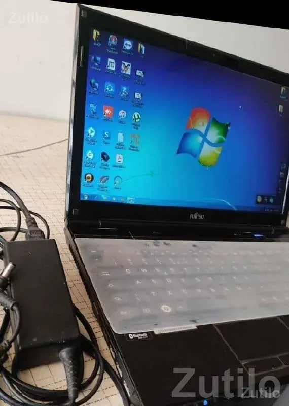 Fujitsu Windows 7 Laptop 4GB RAM - લેપટોપ અને કમ્પ્યુટર - જામજોધપુર - Image 2