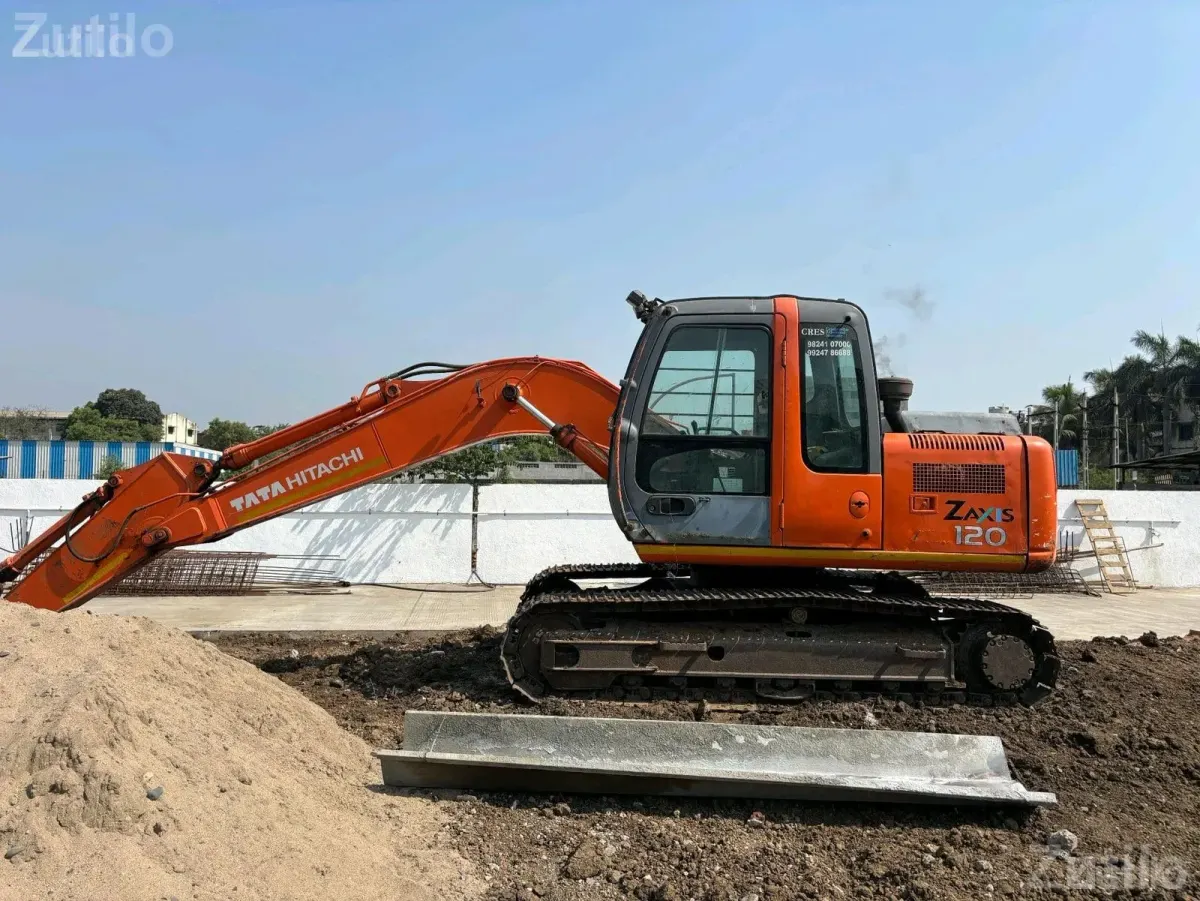 Tata Hitachi Zaxis 120 Excavator 2011 - Construction Vehicles - Bhuj - Image 2