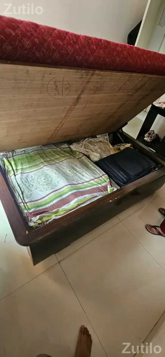 Double Bed dismantle 6 x 7 feet double storage box bed made of wood - પલંગ અને ગાદલા - સુરત શહેર - Image 4