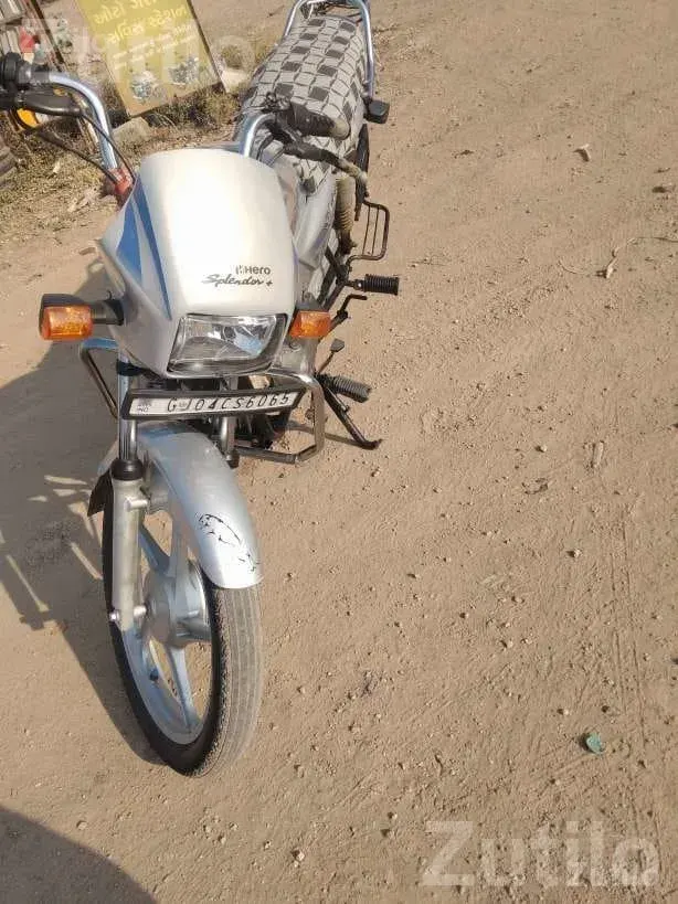 Hero Splendor 2017 Bike Second Owner - બાઇક્સ - બરવાળા - Image 3