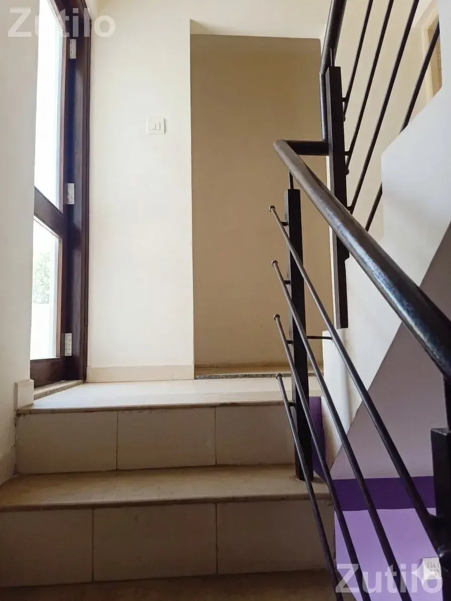 Row house urgent sell in flat rate - House for Sale - Udhna - Image 4