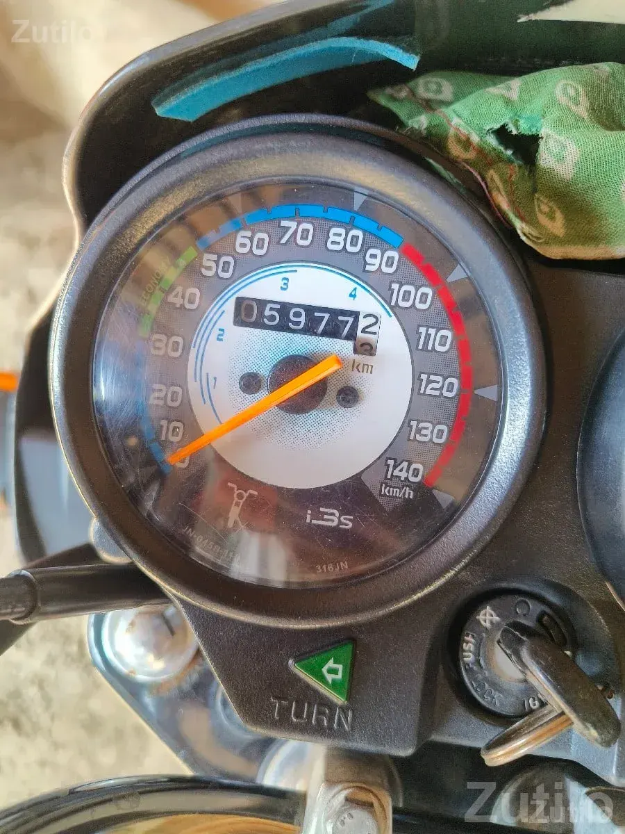 Hero Splendor 2025 Bike 5900 Km - Bikes - Bhanvad - Image 2