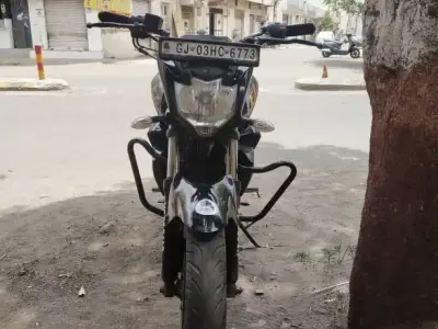 Yamaha FZ V2 2014 with 28500 km Yamaha FZ V2 2014 with 28500 km