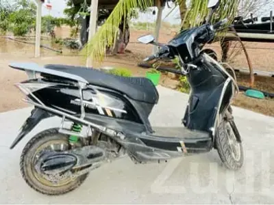 Pantom Electric Scooty with 5 Batteries