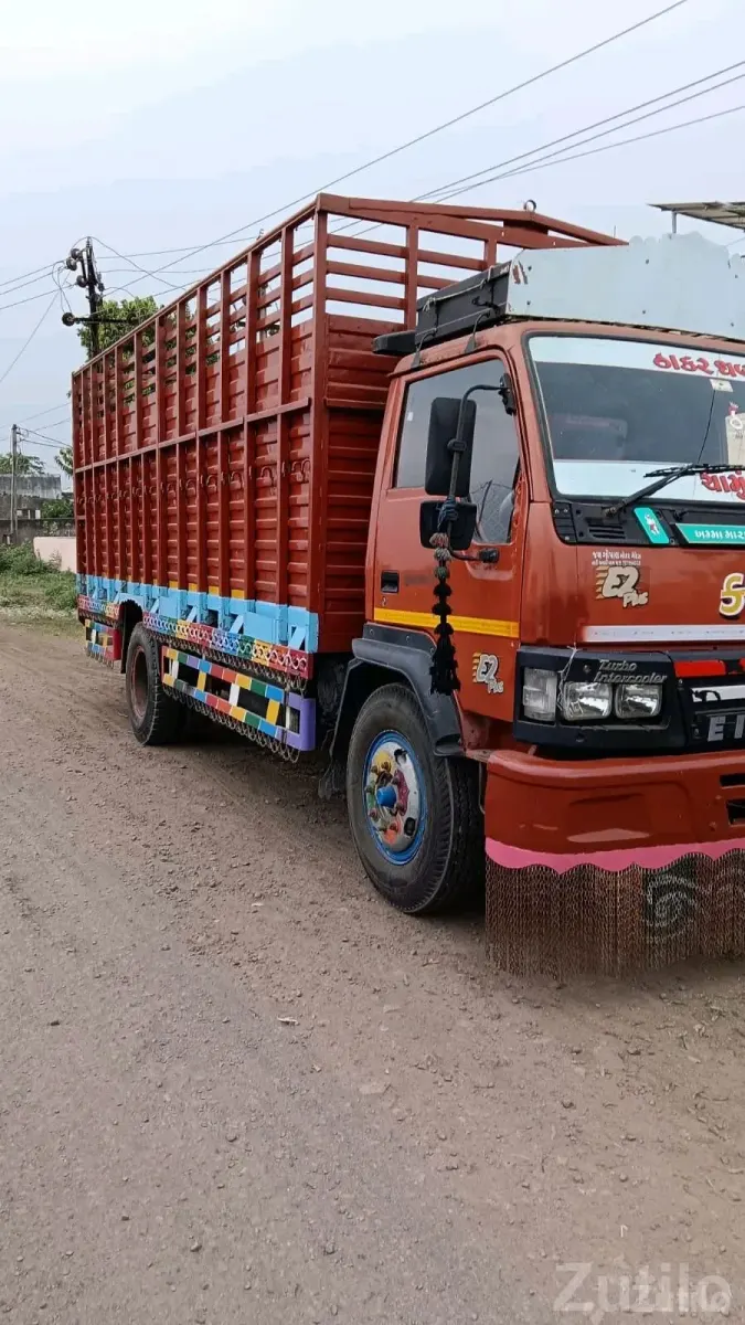 Eicher 11.10 Plain Model 2010 Truck - Trucks & Lorries - Sihor - Image 4