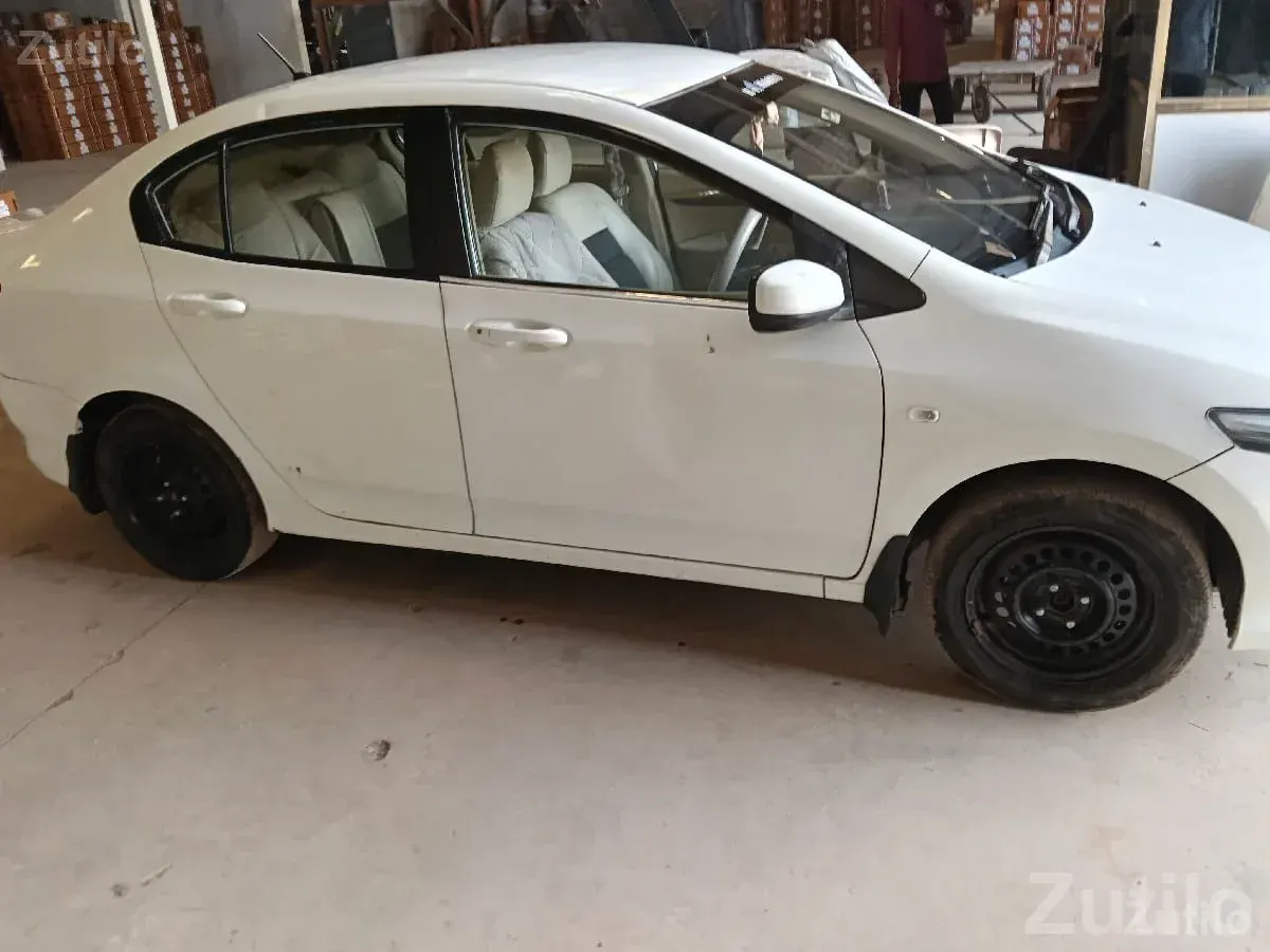 Honda City 2011 White Sedan for Sale - Cars - Gondal - Image 2
