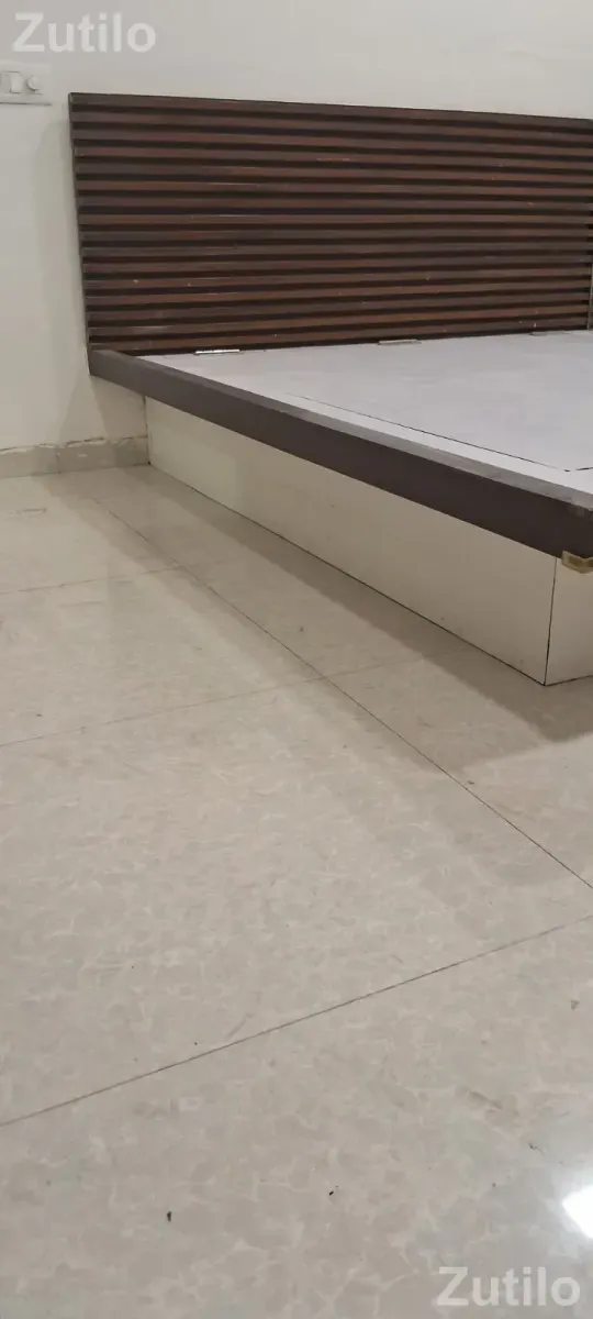 Queen size bed - પલંગ અને ગાદલા - સુરત શહેર - Image 5