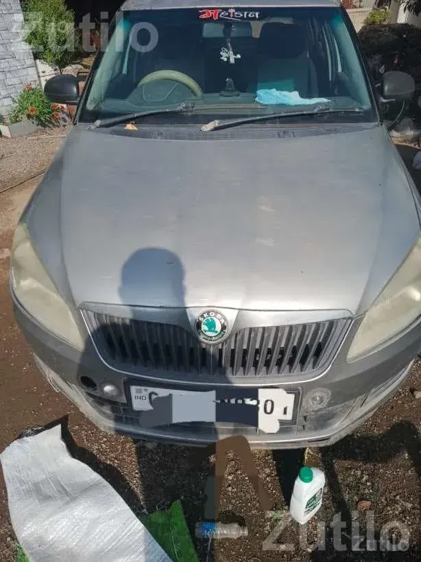 2011 Skoda Fabia Grey Hatchback Car - Cars - Jamjodhpur - Image 2