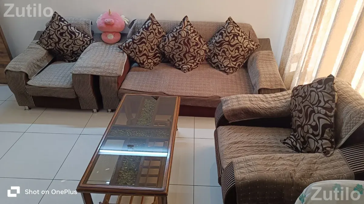 Sofa set with glass tea table - Sofa Sets - Daskroi - Image 3