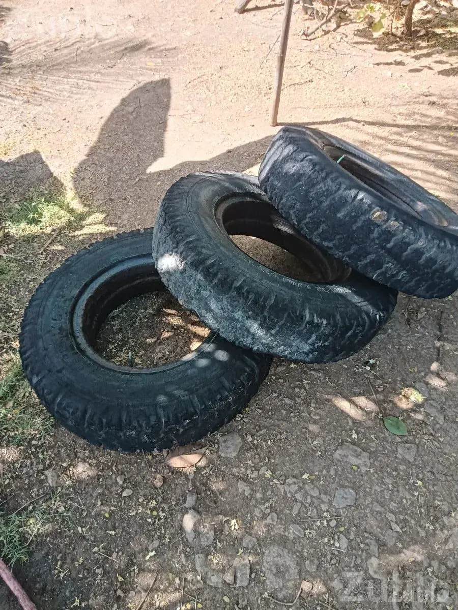 Set of 3 Used Trolley Tyres - ઓટો પાર્ટ્સ - પોરબંદર - Image 2