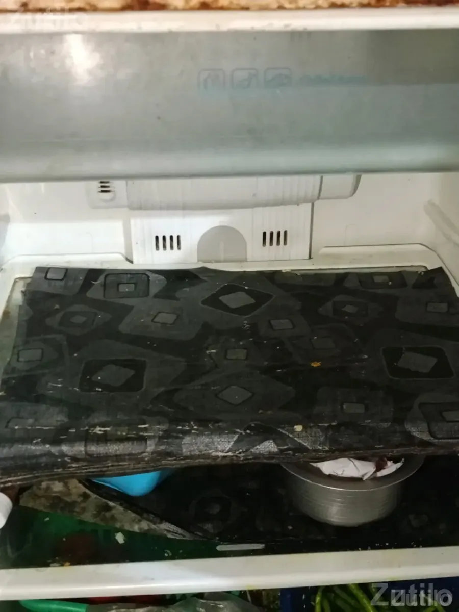 Samsung Refrigerator in Good Condition - ફ્રિજ - સુરત શહેર - Image 4
