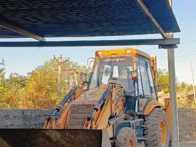 2006 JCB Backhoe Loader in Good Running Condition 2006 JCB Backhoe Loader in Good Running Condition
