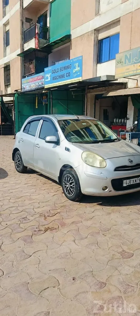 2011 Nissan Micra Silver Hatchback - કાર - અમદાવાદ શહેર - Image 2