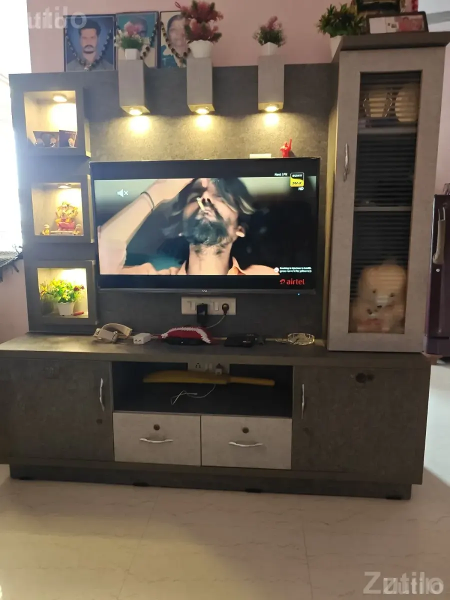 TV show cases with storage - વોર્ડરોબ, કબાટ અને સ્ટોરેજ - અમદાવાદ શહેર - Image 3