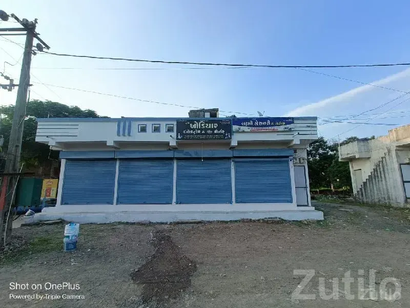 4 Commercial Shops Building for Sale - Commercial Property - Kamrej - Image 3