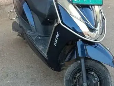 Ampere Magnus EX Electric Scooter 20200 km Ampere Magnus EX Electric Scooter 20200 km