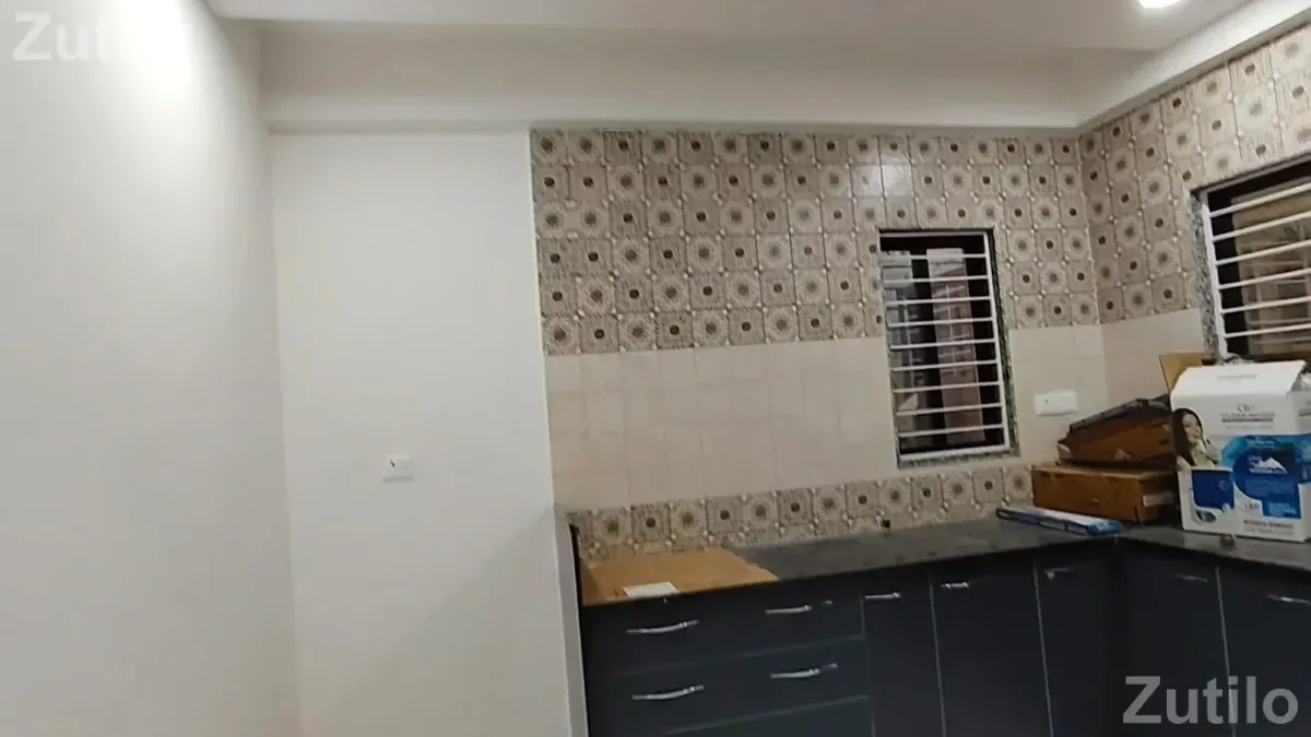 2 BHK semi furnished flat available for rent - ઘર ભાડે માટે - વડોદરા શહેર - Image 4