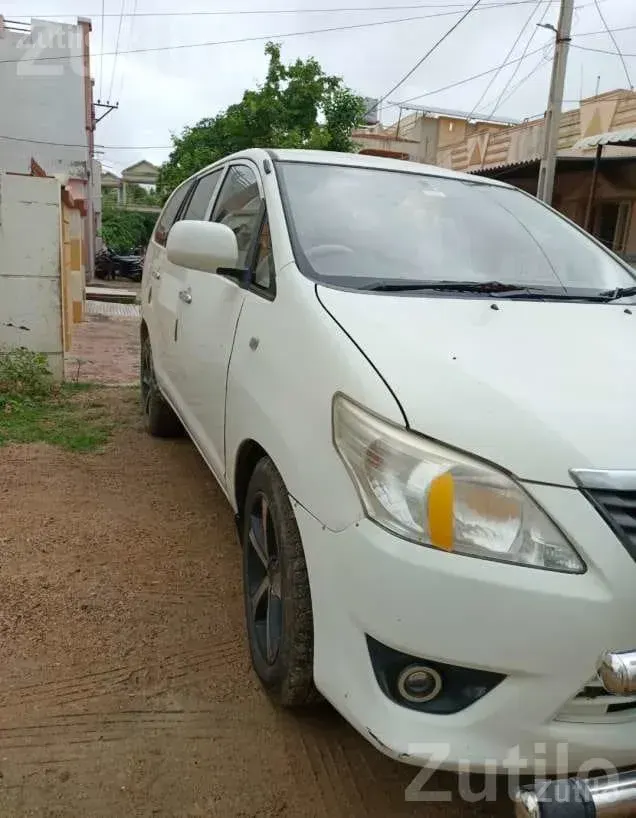 Toyota Innova 2014 8 Seater Family Car - Cars - Mandvi - Image 2