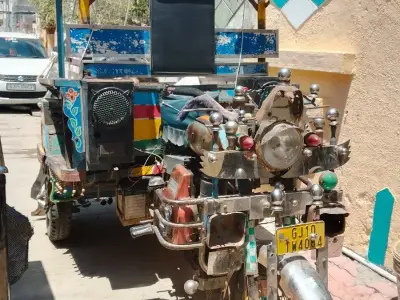 Decorated Passenger Auto Rickshaw for Sale Decorated Passenger Auto Rickshaw for Sale