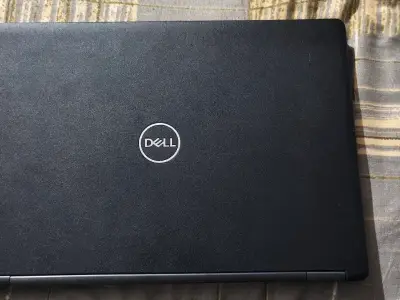 DELL LAPTOP Latitude 5490 DELL LAPTOP Latitude 5490