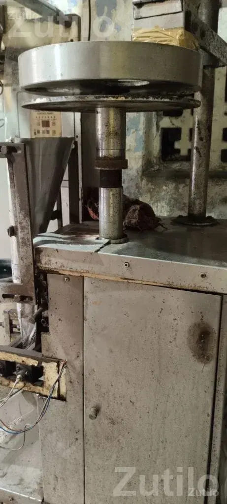 Automatic Pouch Packing Machine 100 Gram - પેકેજિંગ અને પ્રિન્ટિંગ મશીનો - નવસારી - Image 4