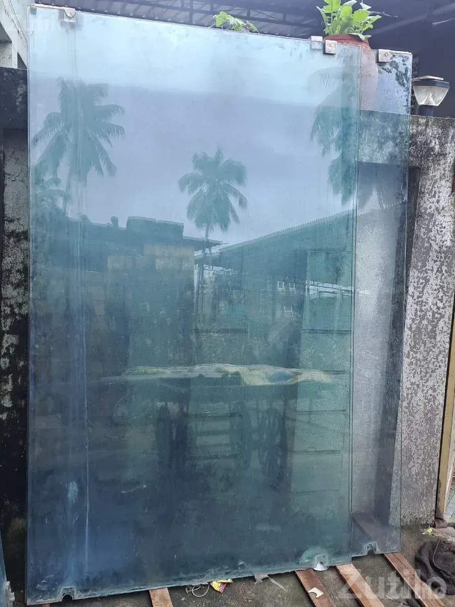Toughened Glass Door With Lock - Miscellaneous - Mangrol - Image 2