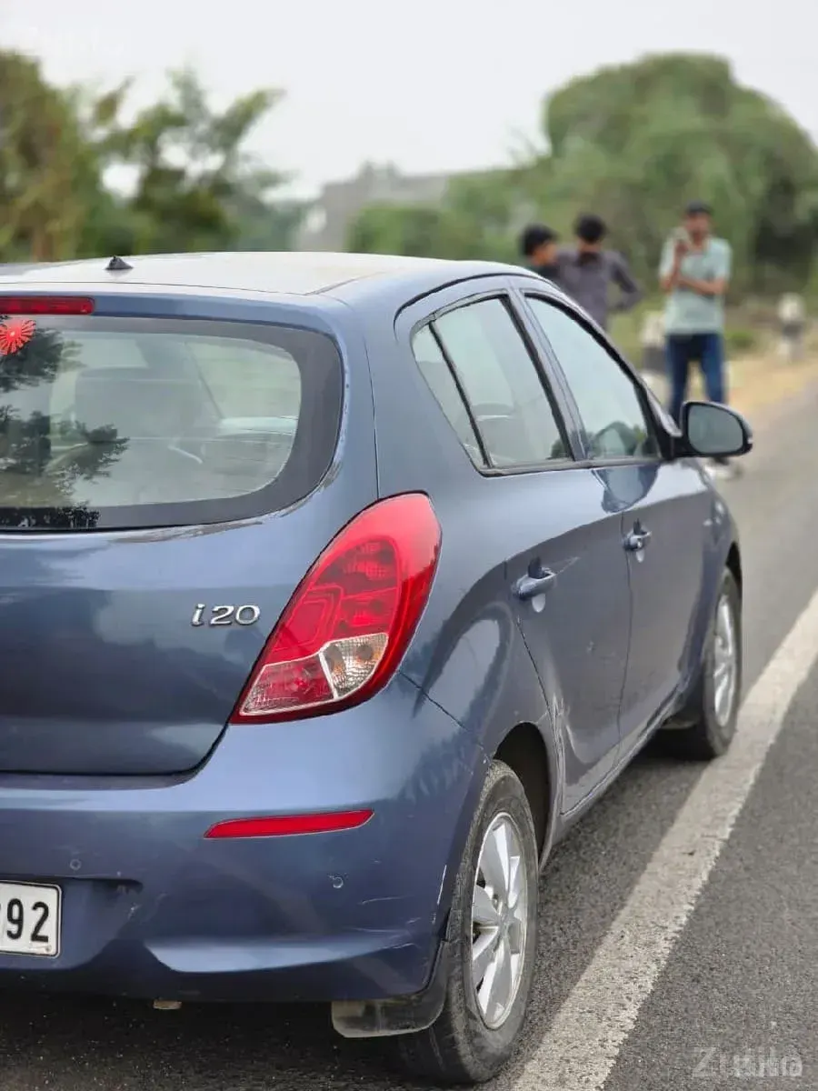 Hyundai i20 sports petrol cng - Cars - Rajkot City - Image 2
